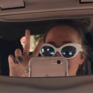 Meet your Posher, Claire